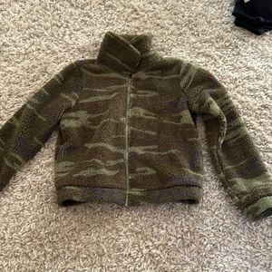 Camo Zip-up Fuzzy Jacket